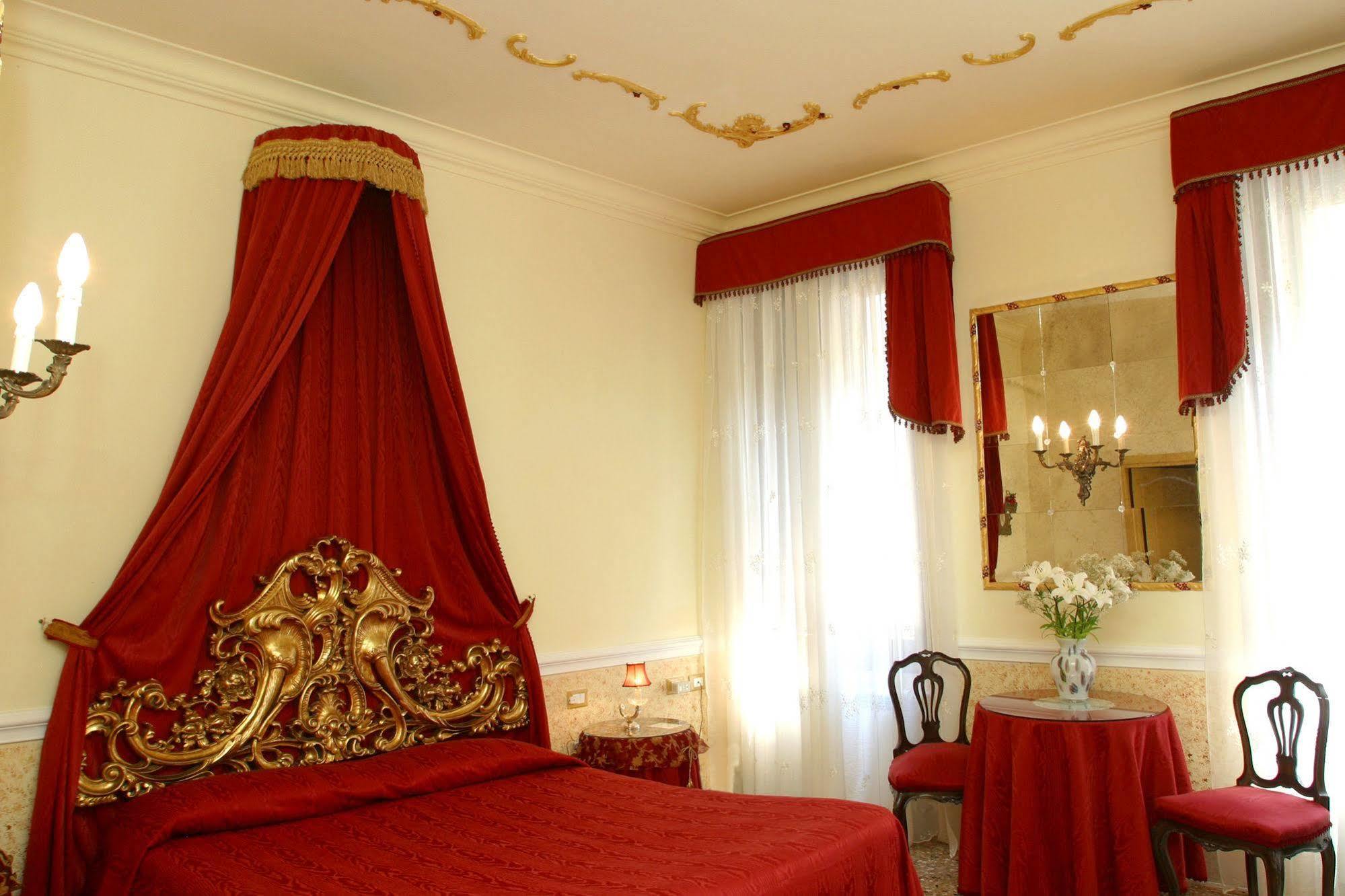 Casa Alla Fenice Venice Room photo